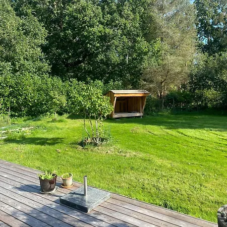 Dom wakacyjny Log Near With Garden Shelter *